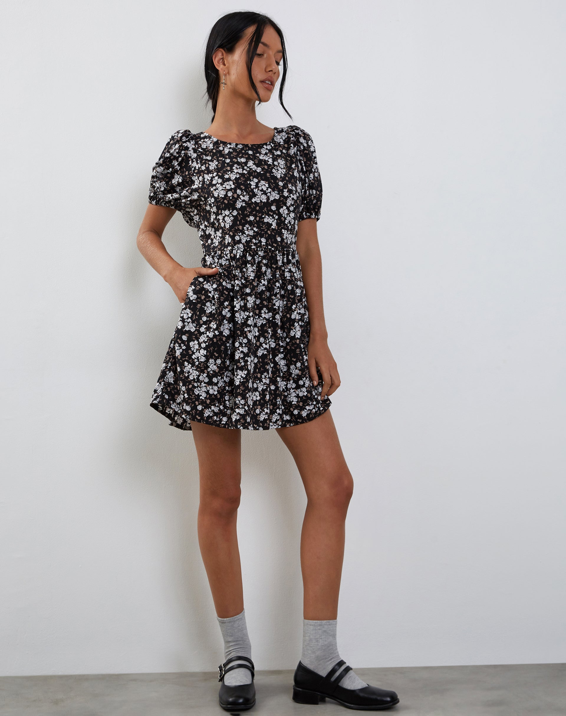 Immagini di Senza Mini Dress in Dark Wild Flower