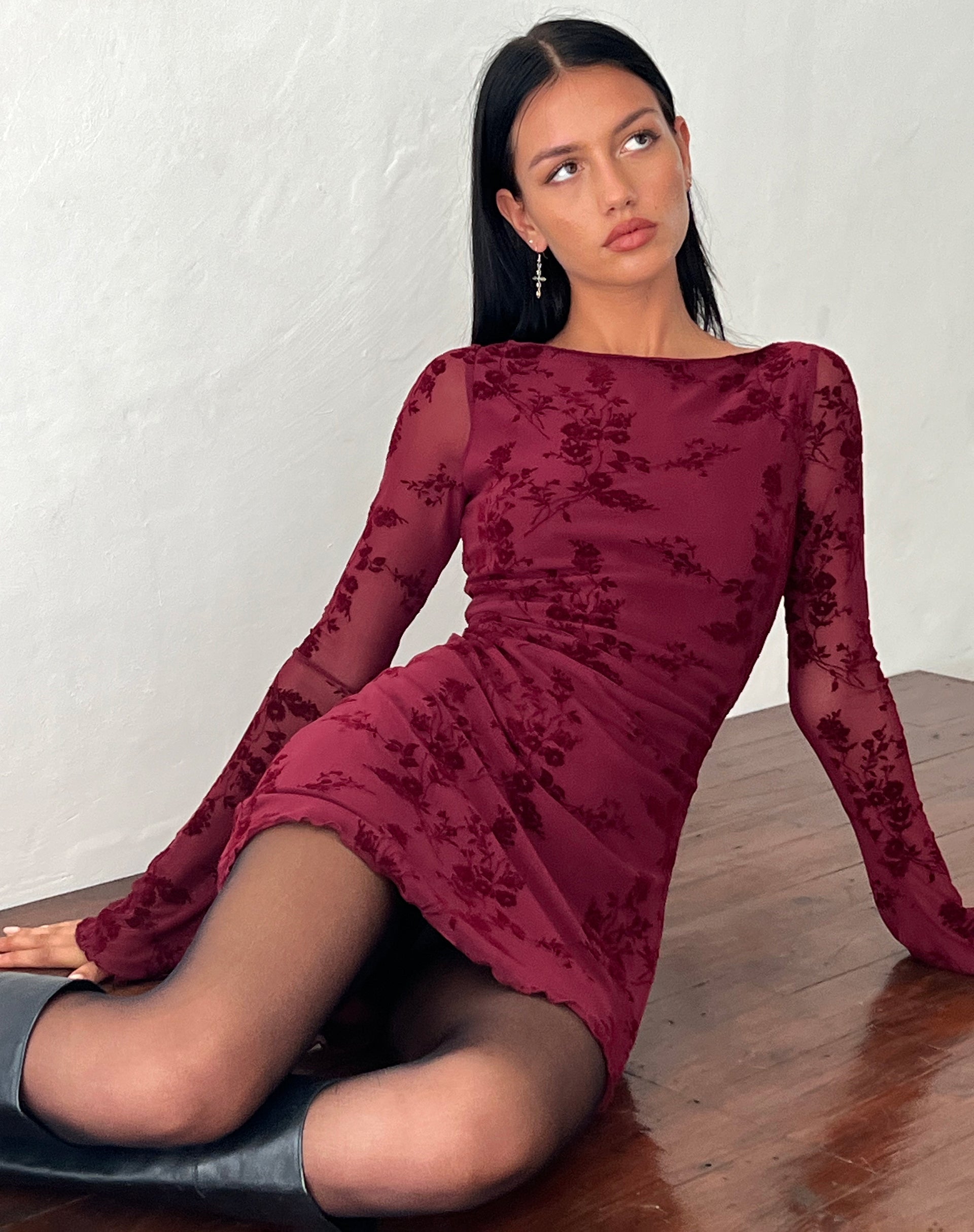 Immagine di Sevila Mini abito a maniche lunghe in fiore botanico floccato Maroon