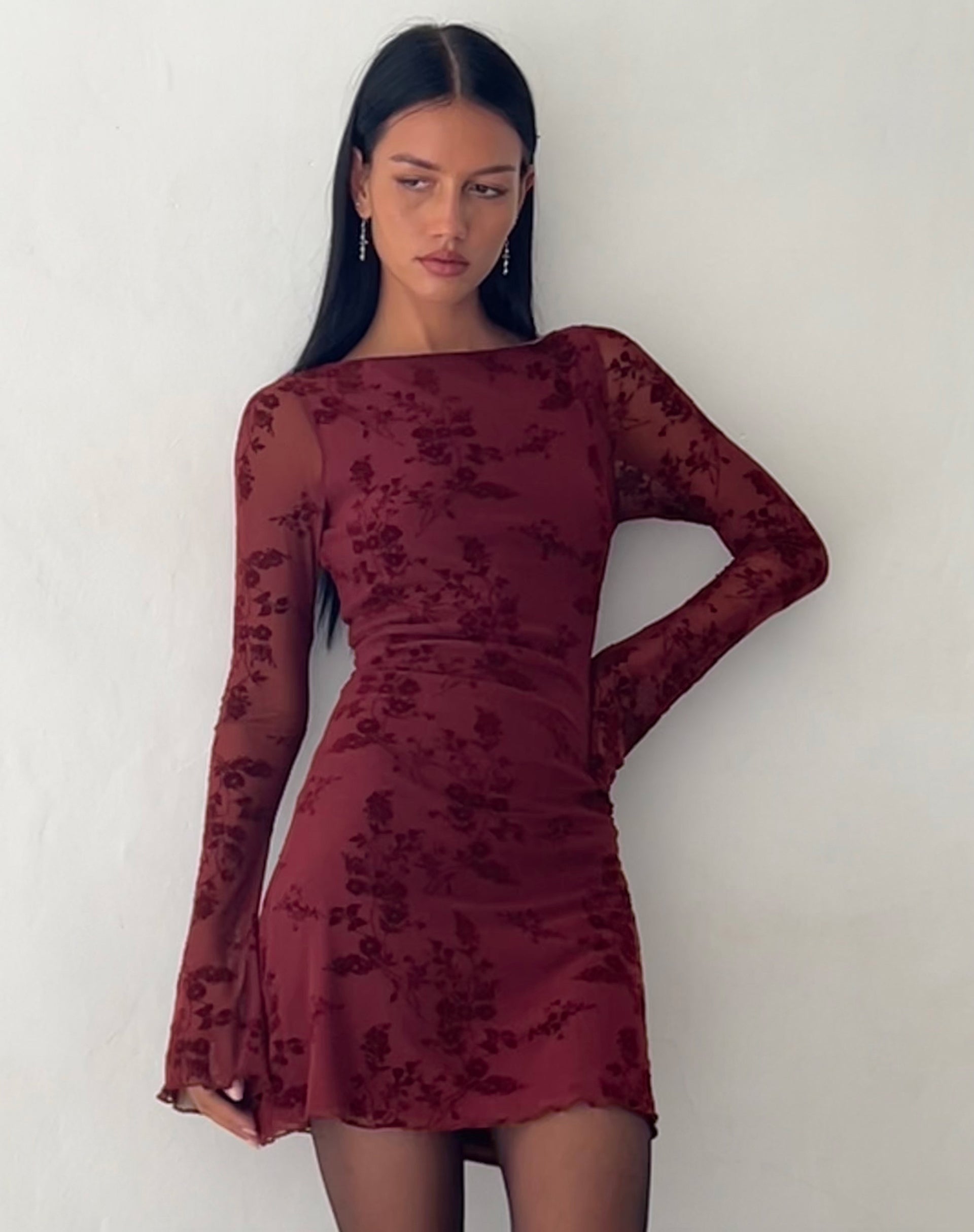 Immagine di Sevila Mini abito a maniche lunghe in fiore botanico floccato Maroon