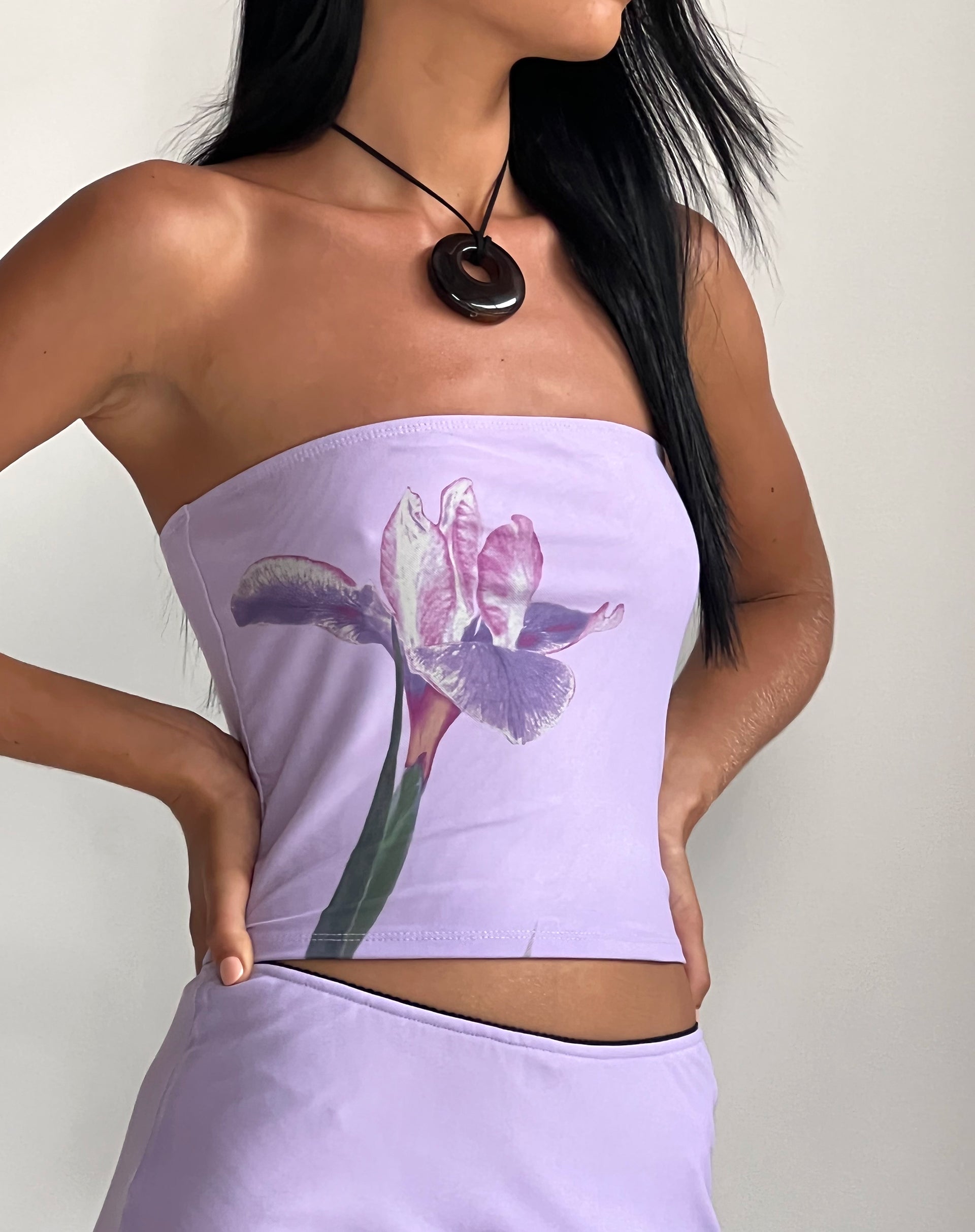 immagine di Shae Bandeau Top in Lilac Flower Placement