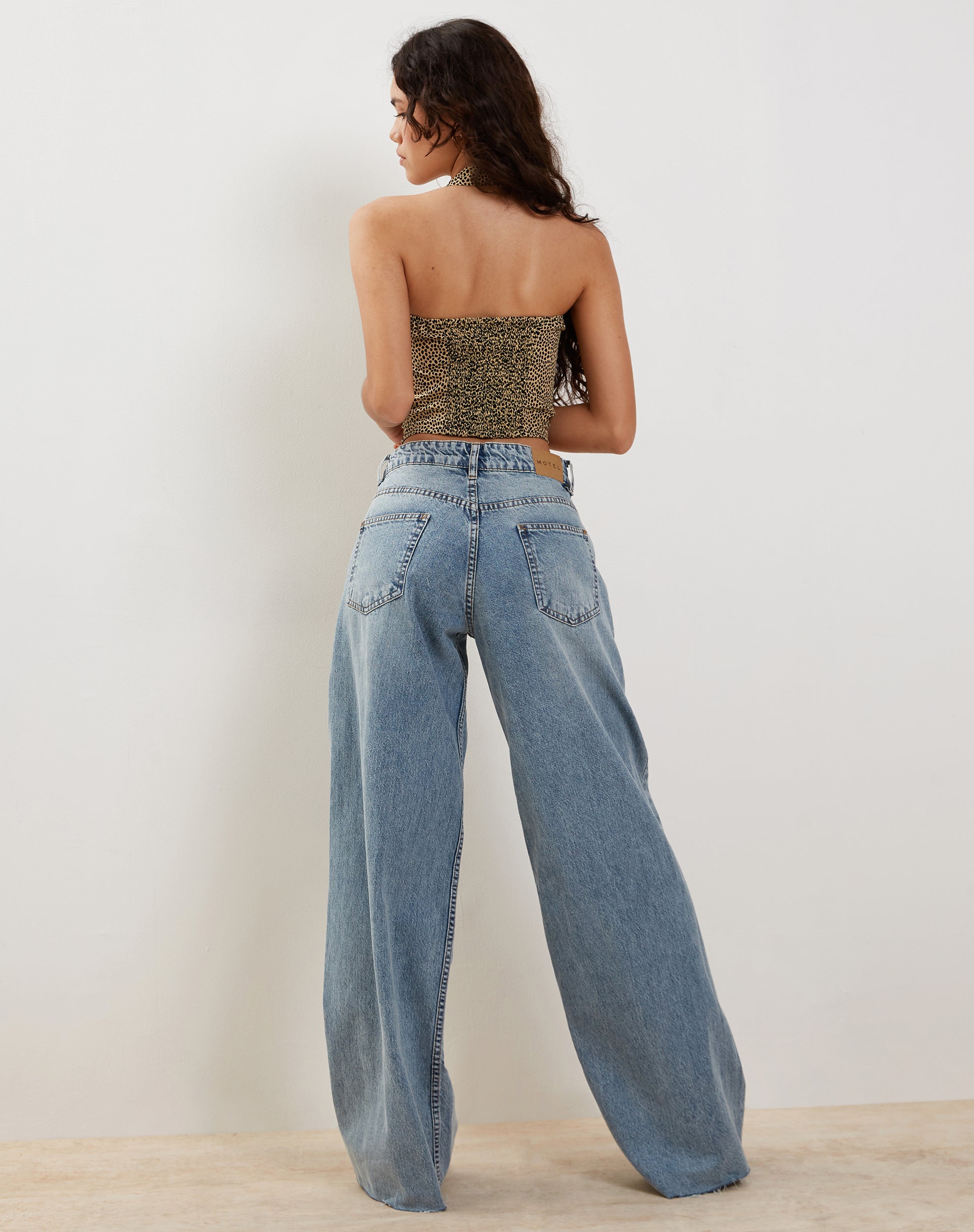 Immagine di Shaloe Top a fascia e sciarpa in mini croc Tan