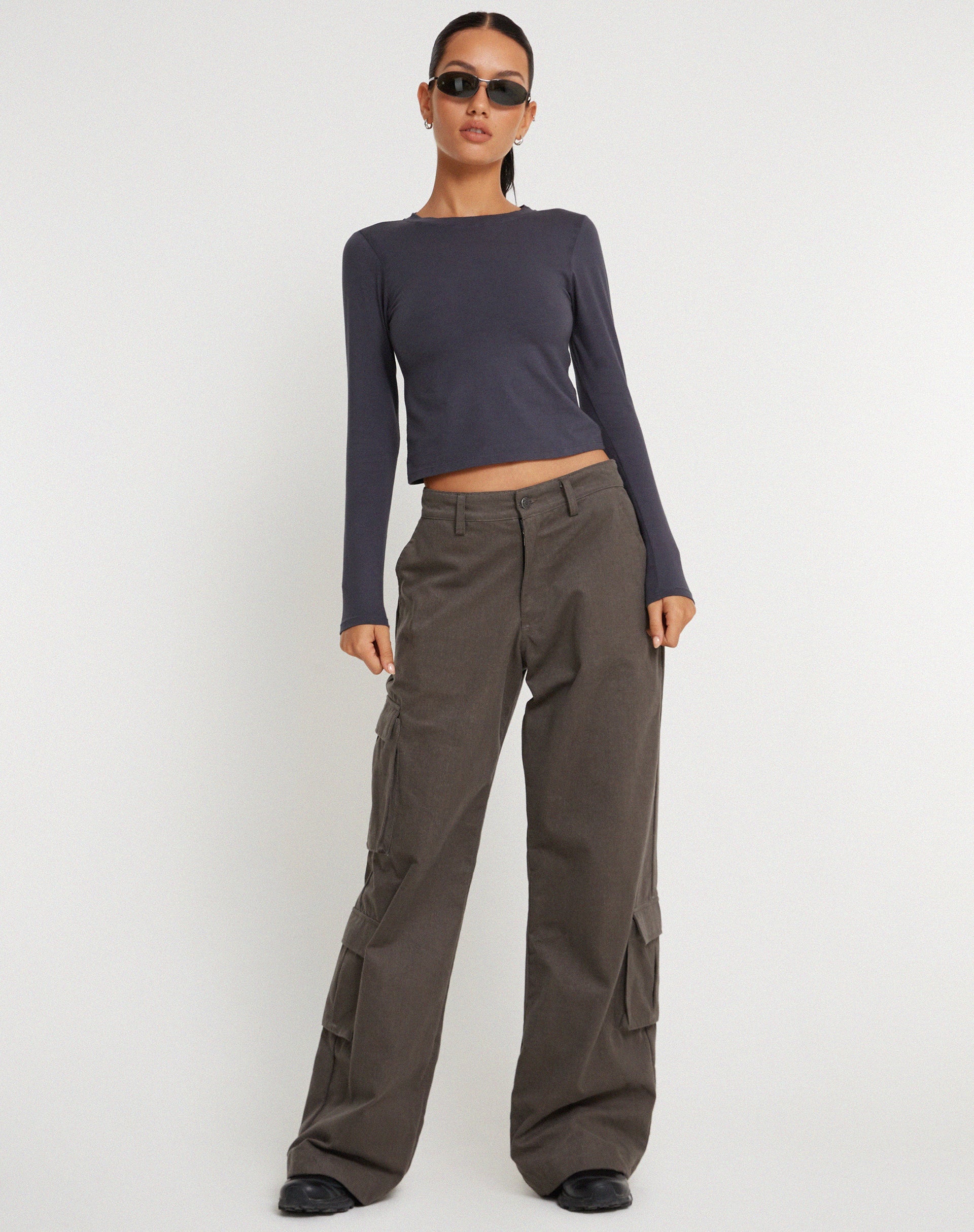 immagine dei pantaloni a gamba larga Shan in grigio scuro