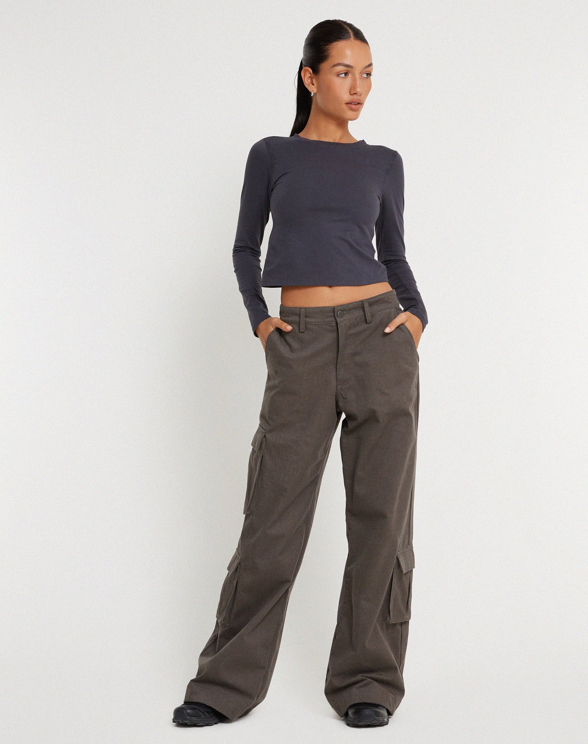 immagine dei pantaloni a gamba larga Shan in grigio scuro