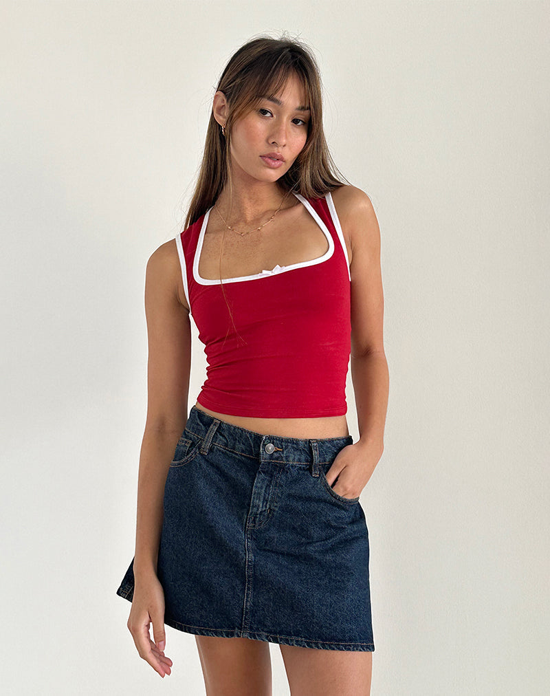 Top Shinju in rosso adrenalinico con bordatura bianca