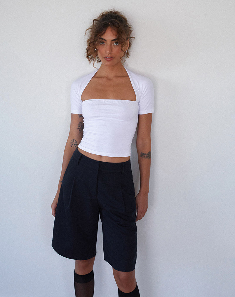 Immagine di Sintya Tailored Capri Shorts in Navy