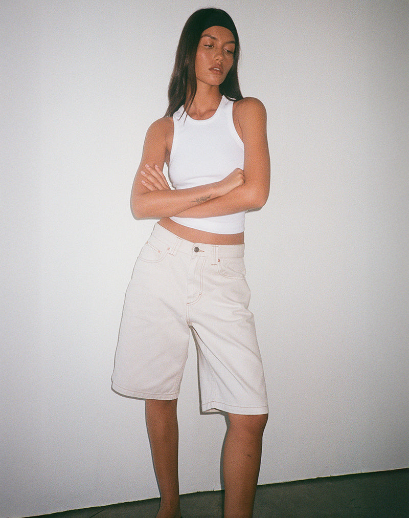 Pantaloncini skater a vita bassa in bianco sporco