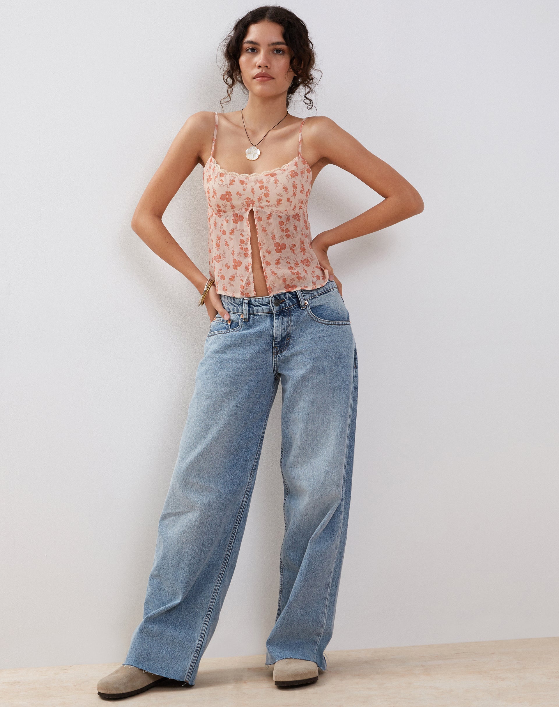 Immagine di Slavina Cami Butterfly Top in Peach Cherry Blossom