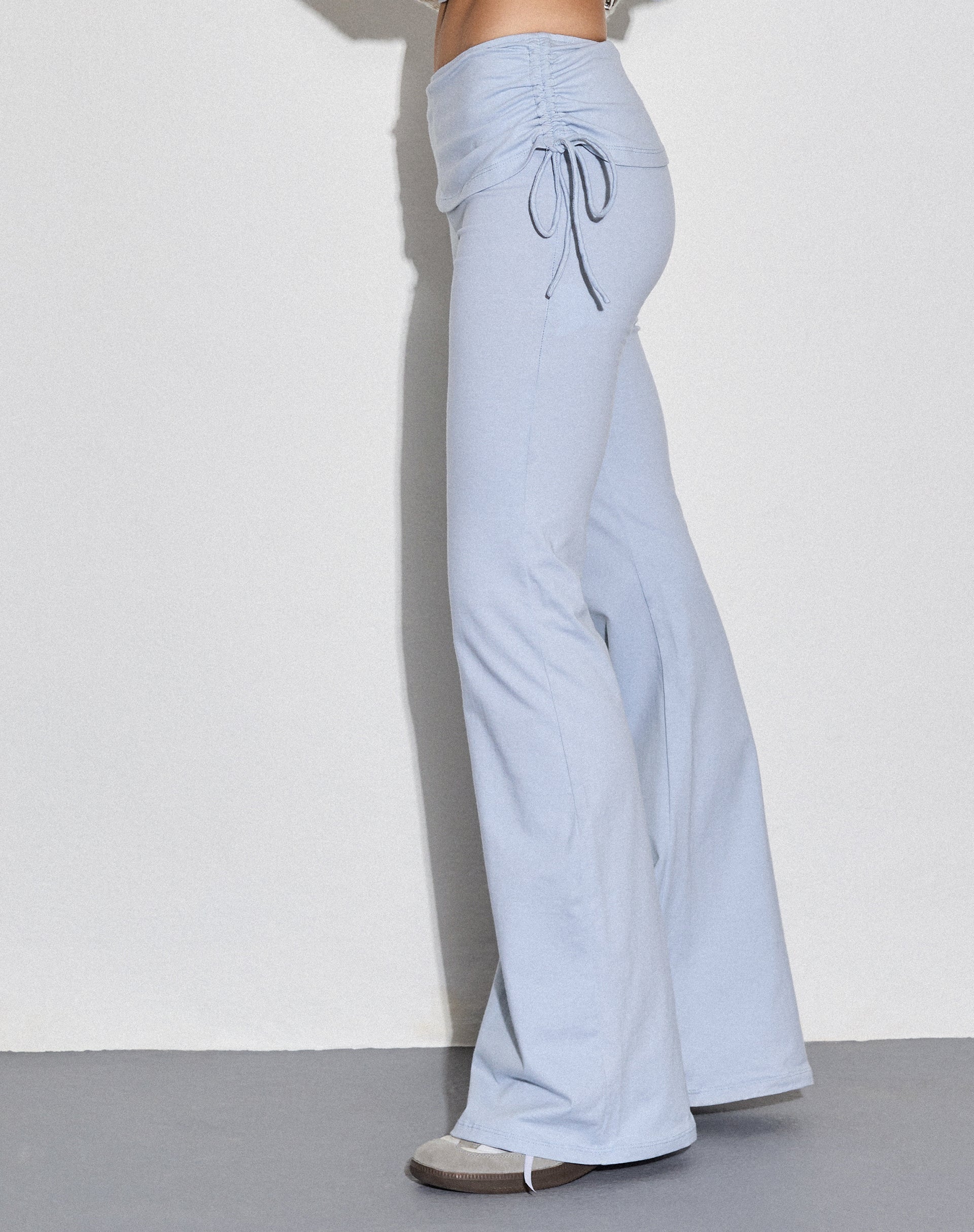 Immagine di Jacie Pantalone svasato con sopragonna in blu baby