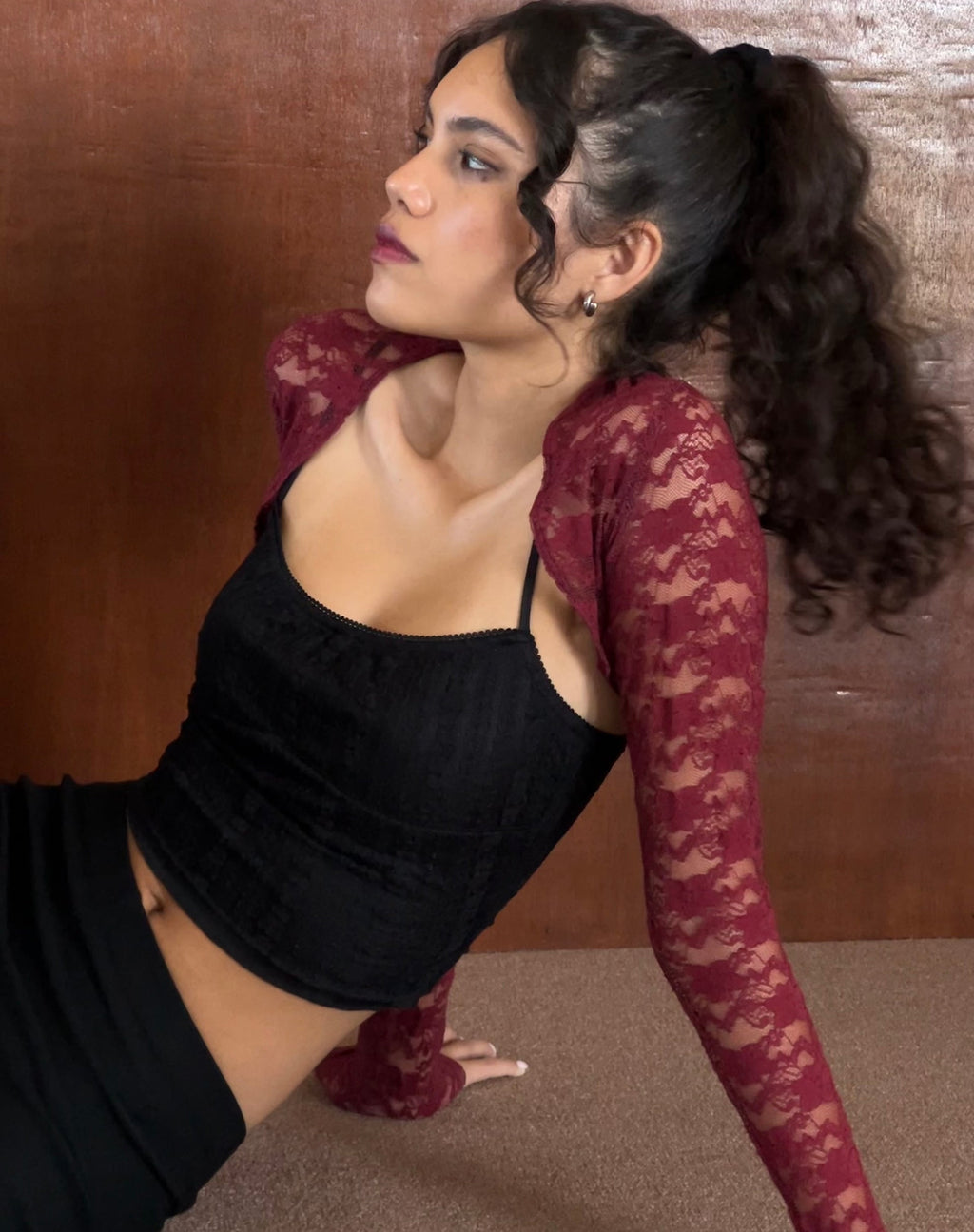 Coprispalle in pizzo Suri in marrone