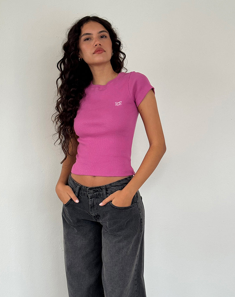 Immagine di Suti Tee in rosa cachemire con ricamo a fiocco rosa chiaro M