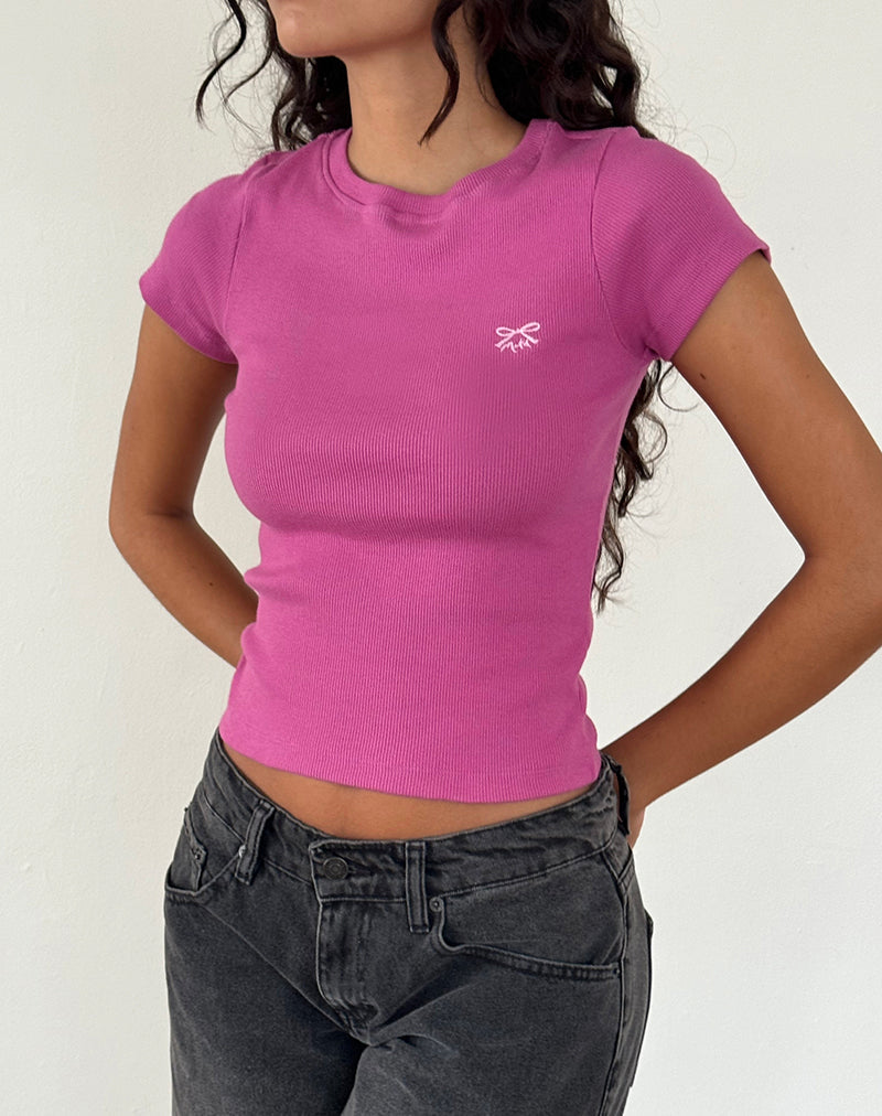 Immagine di Suti Tee in rosa cachemire con ricamo a fiocco rosa chiaro M
