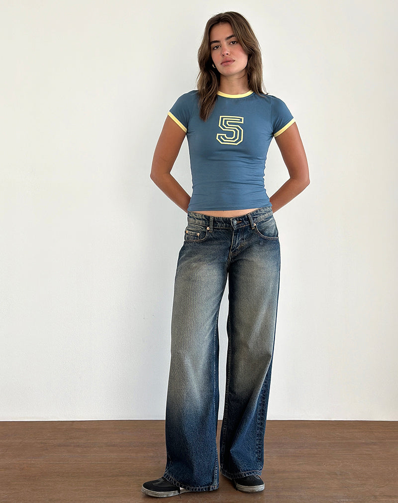 Immagine di Sutin Tee in blu con stemma 5 e legatura gialla Lemonade