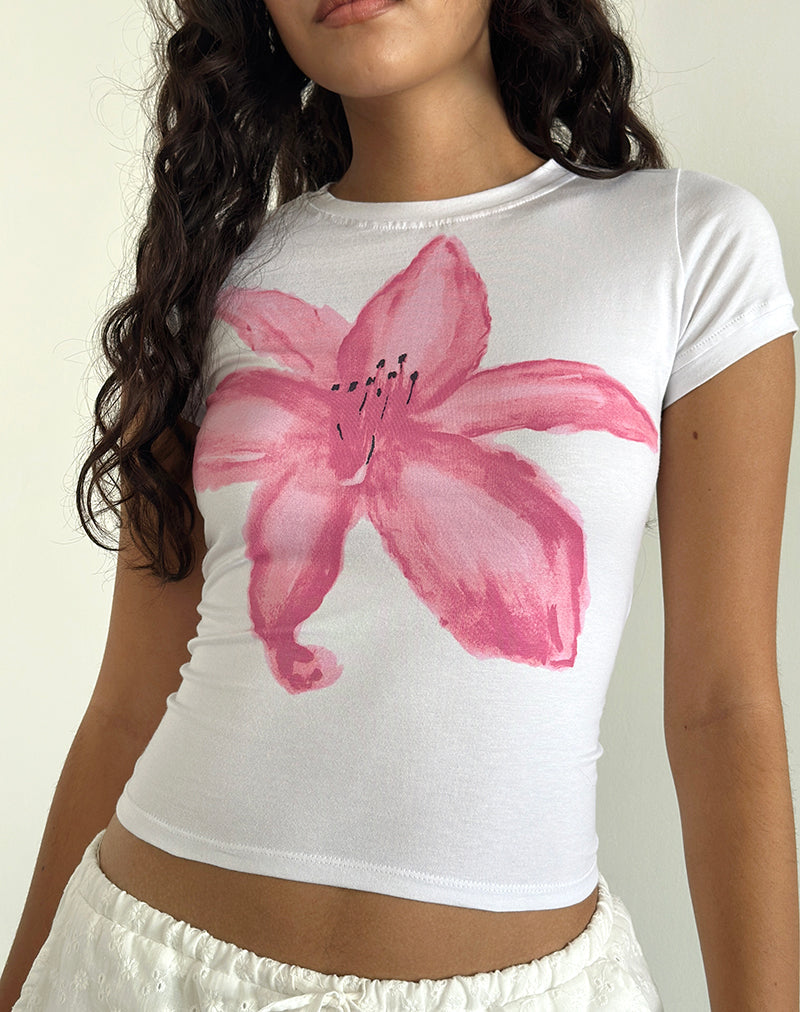 Immagine di Sutin Tee in bianco con fiori dipinti in rosa