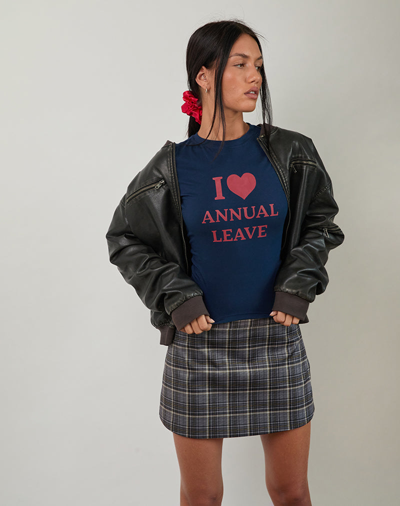 Immagine di Sutin Tee in navy con grafica rossa "I Love Annual Leave".