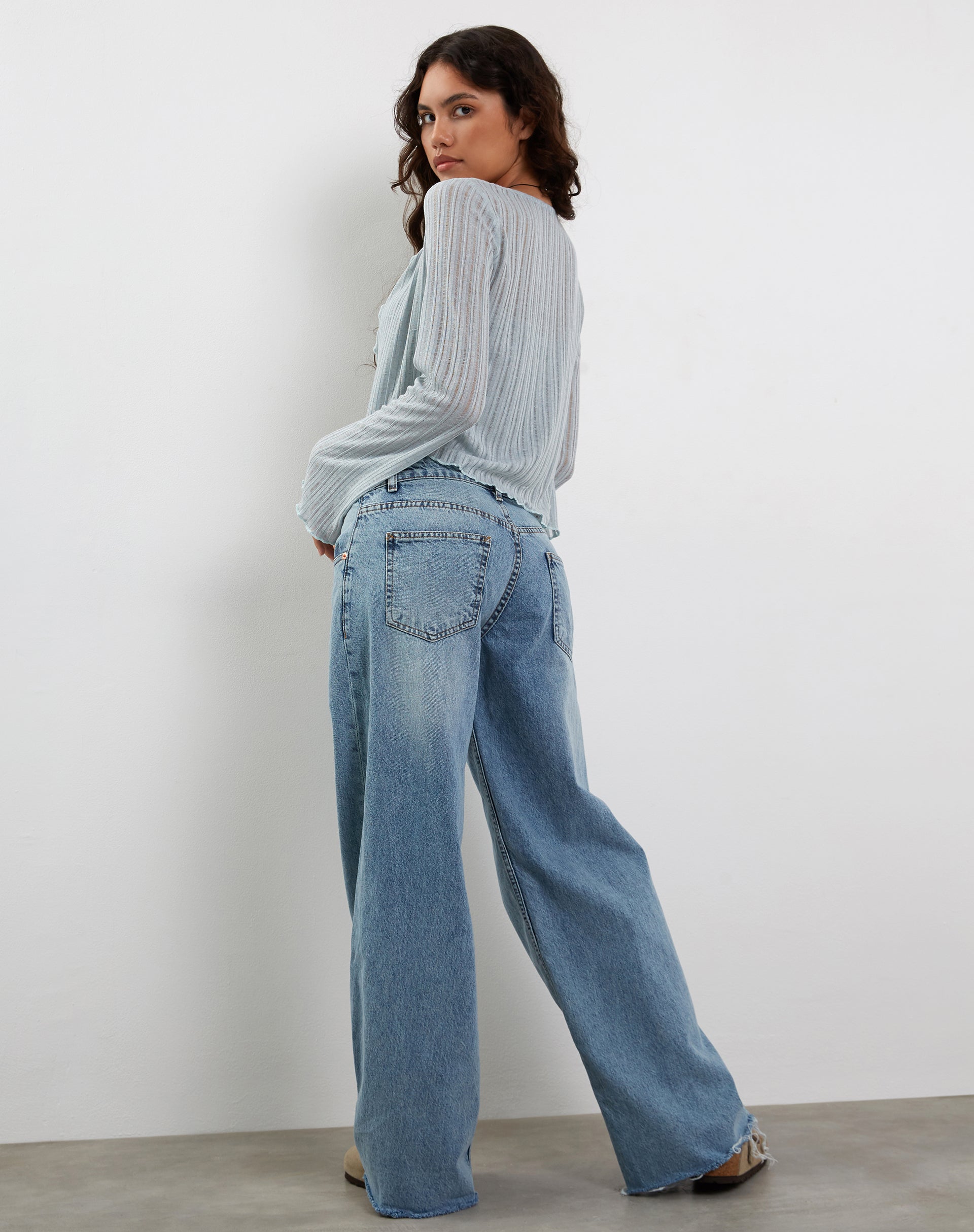 Immagine del cardigan Tabitha Tie Front in blu polvere