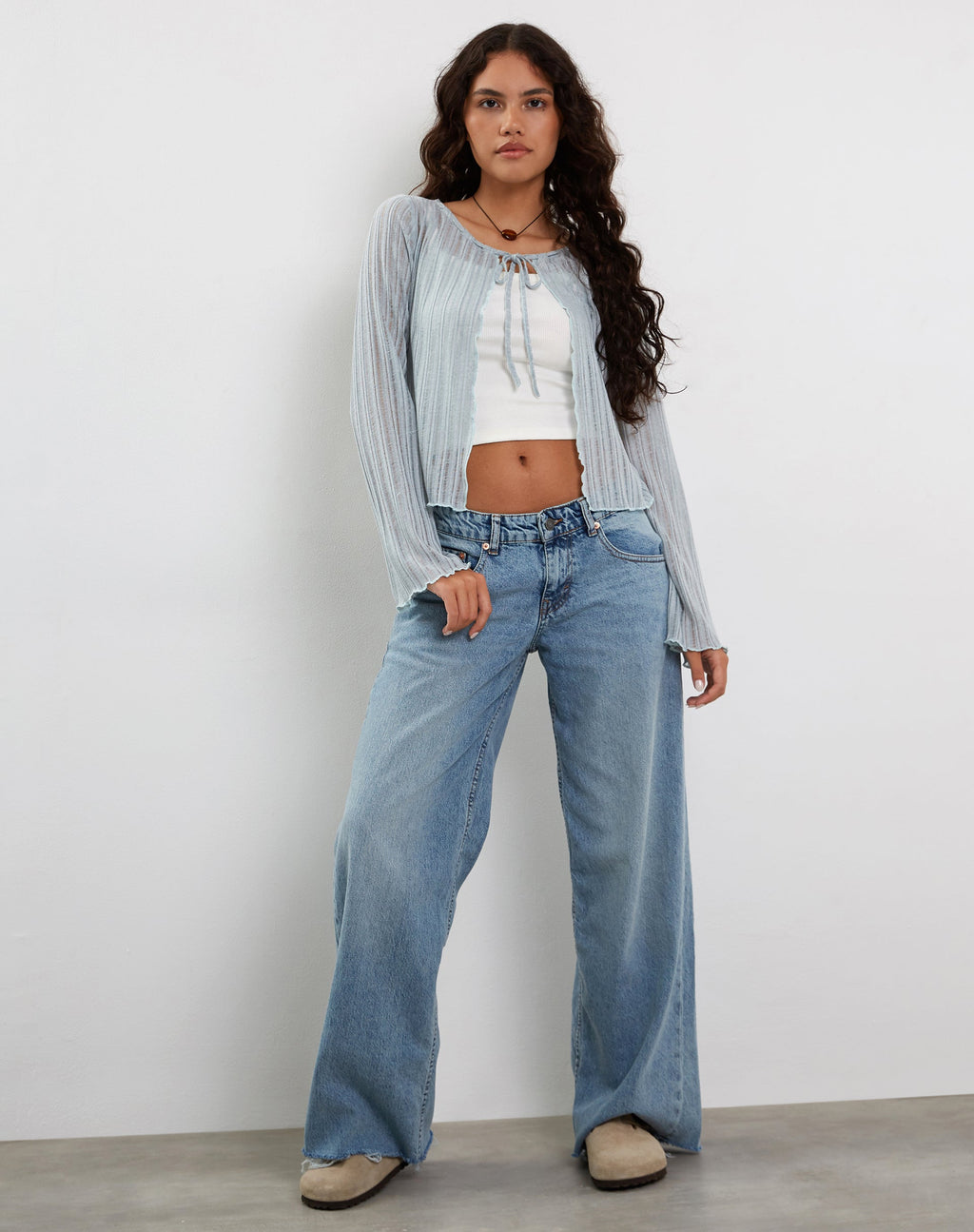 Cardigan Tabitha con laccetti sul davanti in blu polvere