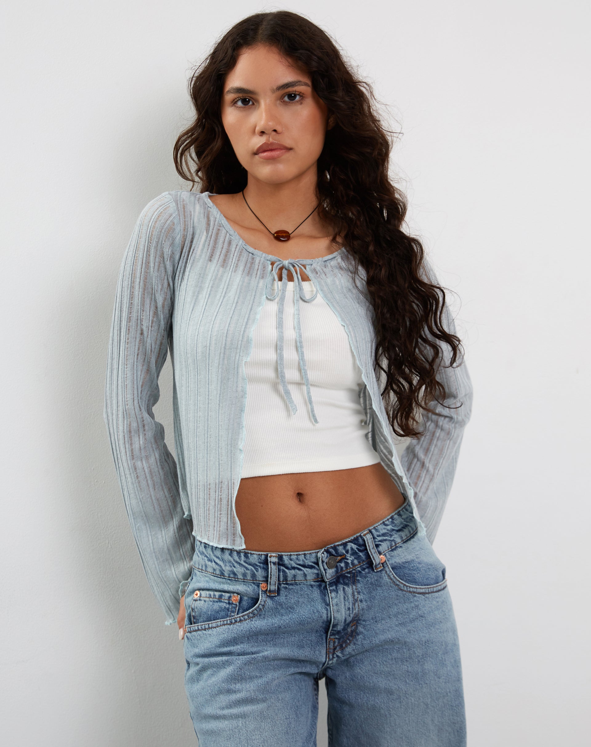 Immagine del cardigan Tabitha Tie Front in blu polvere
