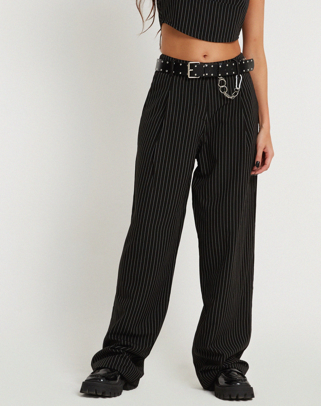 Pantaloni Saskira a gamba larga in gessato nero
