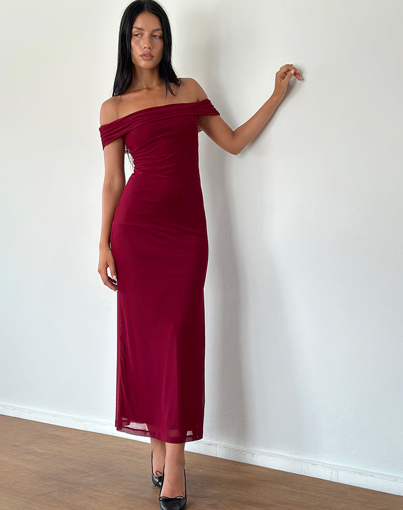 Maxi abito Tarna Bardot in mesh borgogna