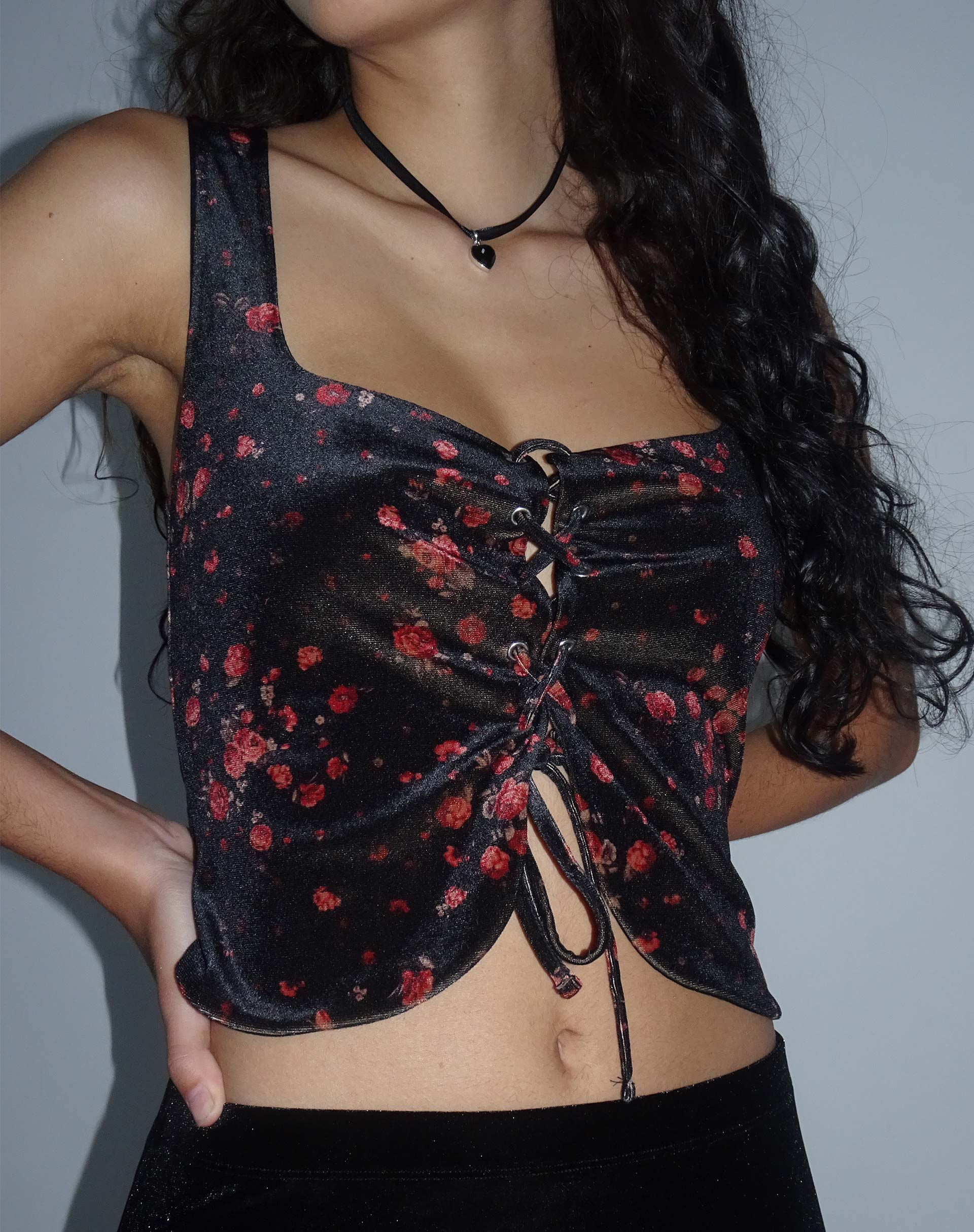 Immagine di Taula - Top con corsetto in velluto rosa a grappoli
