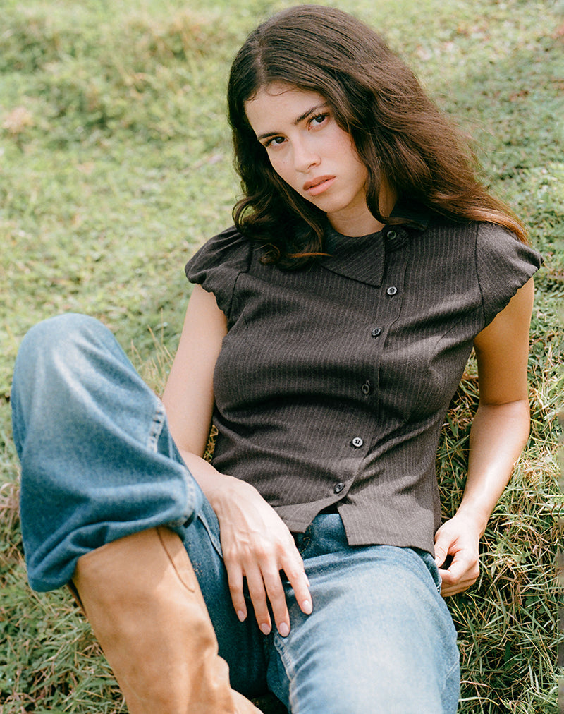 Immagine della camicia asimmetrica Telese in grigio scuro gessato