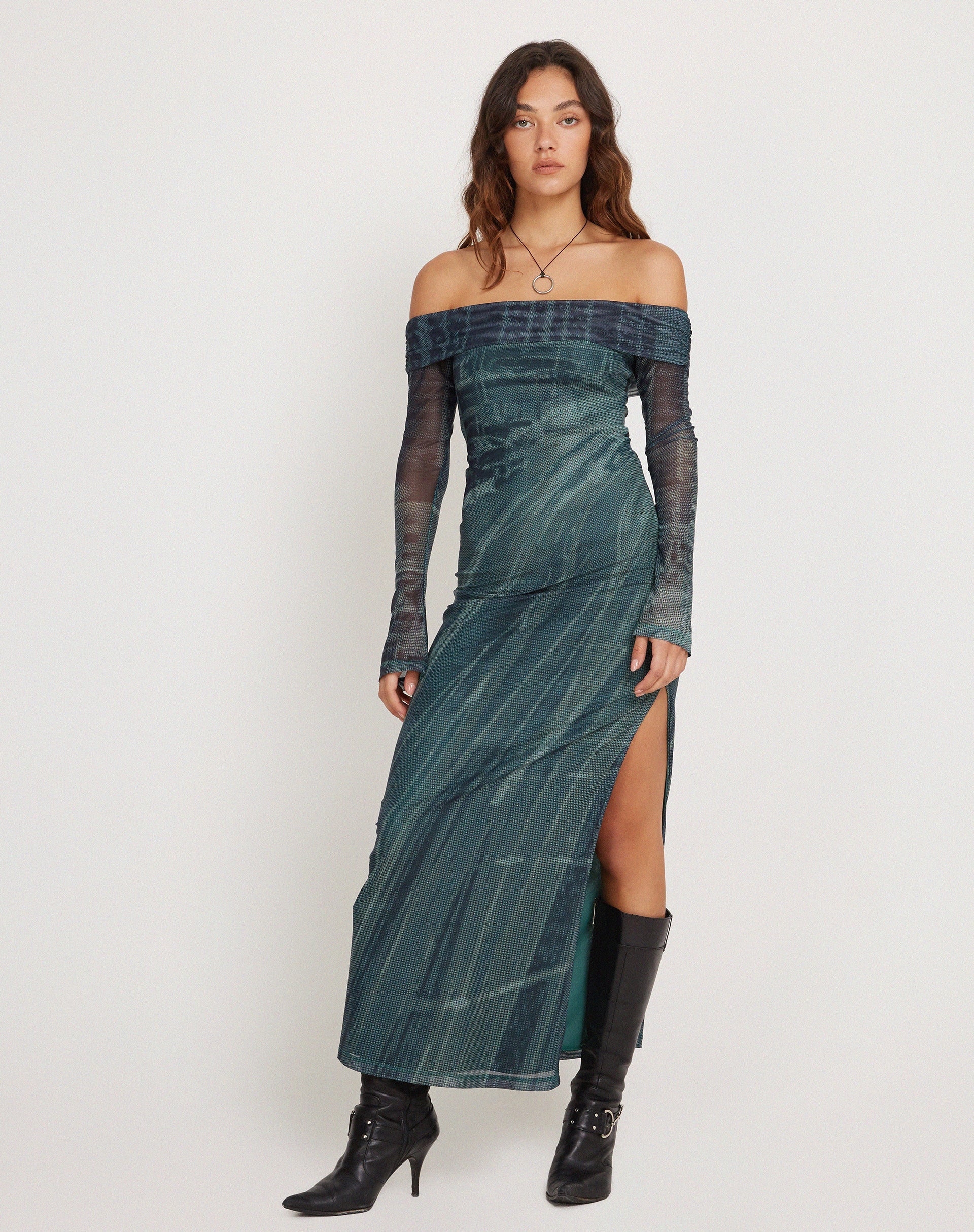 immagine di Terra Bardot Midi Dress in Cityscape Green
