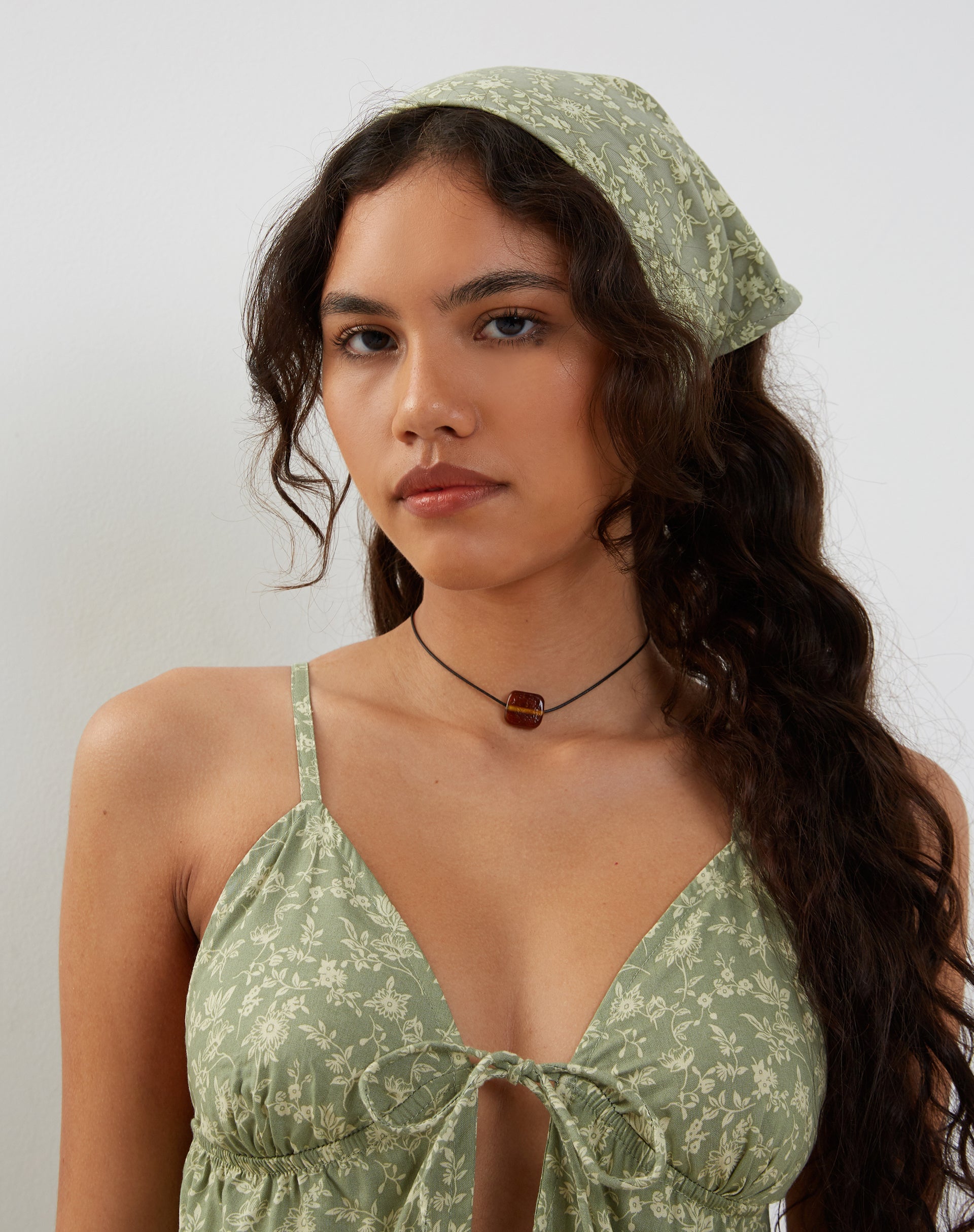 Immagine di Tezza Tie Front Cami Top in Ditsy Floral Green