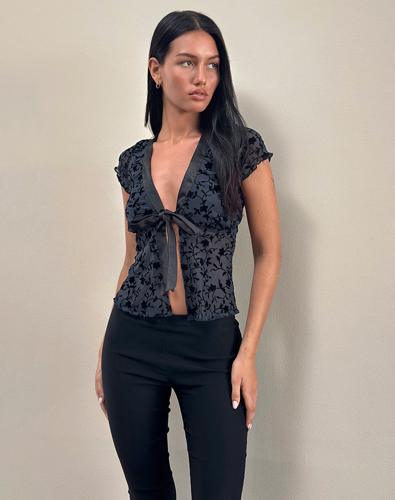 Immagine di Tifu Tie Top in Navy Pretty Petal Flock