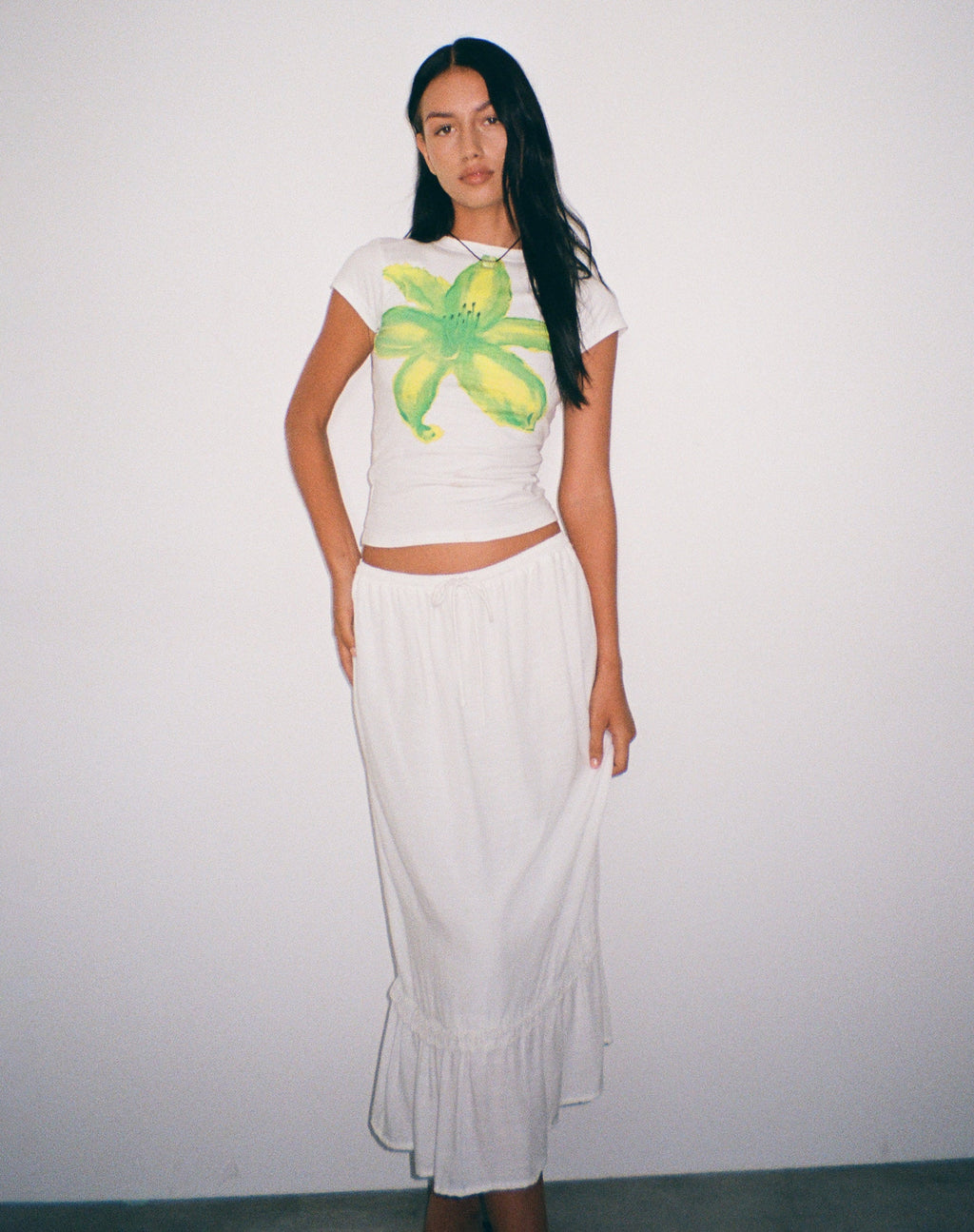 Tiona - Tee stampata con fiori estivi in lime