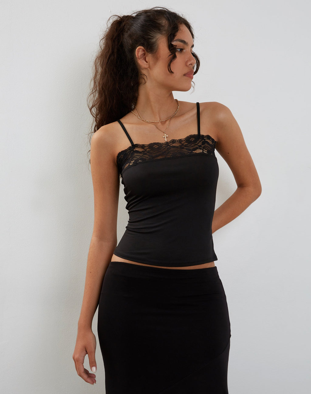 Canotta Tucci in pizzo sottile nero