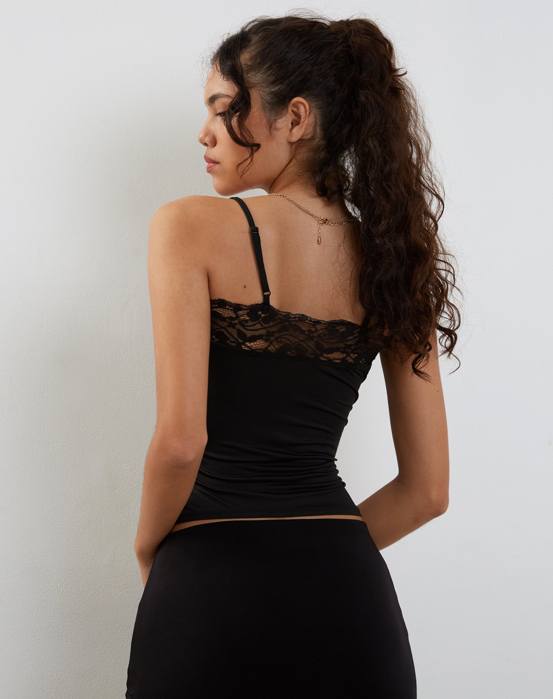 Immagine di Tucci Gilet Top in pizzo nero