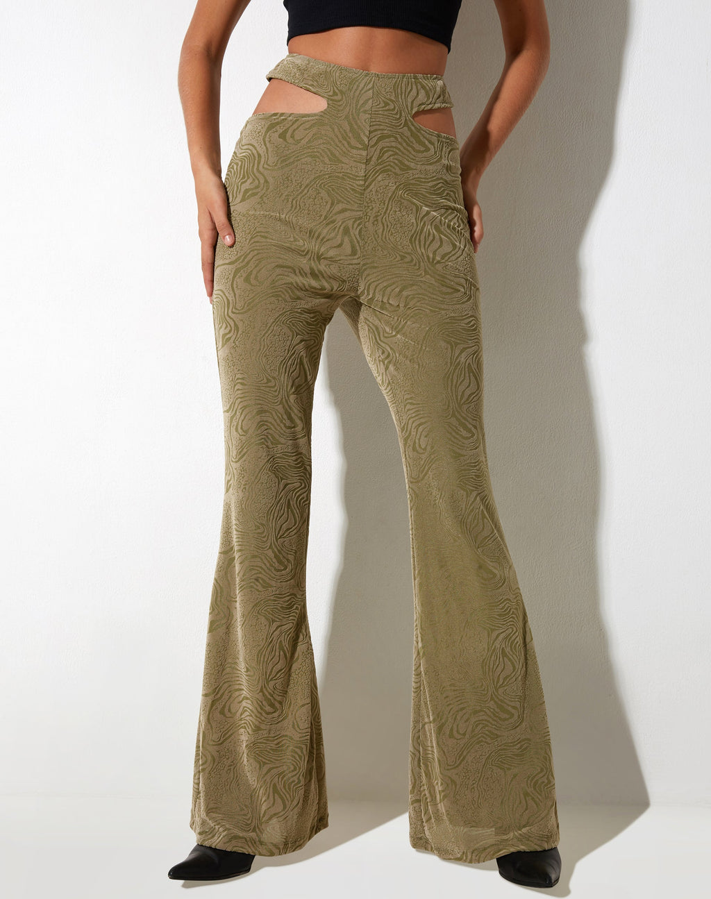Pantaloni svasati Tuleen in misto animalier oliva