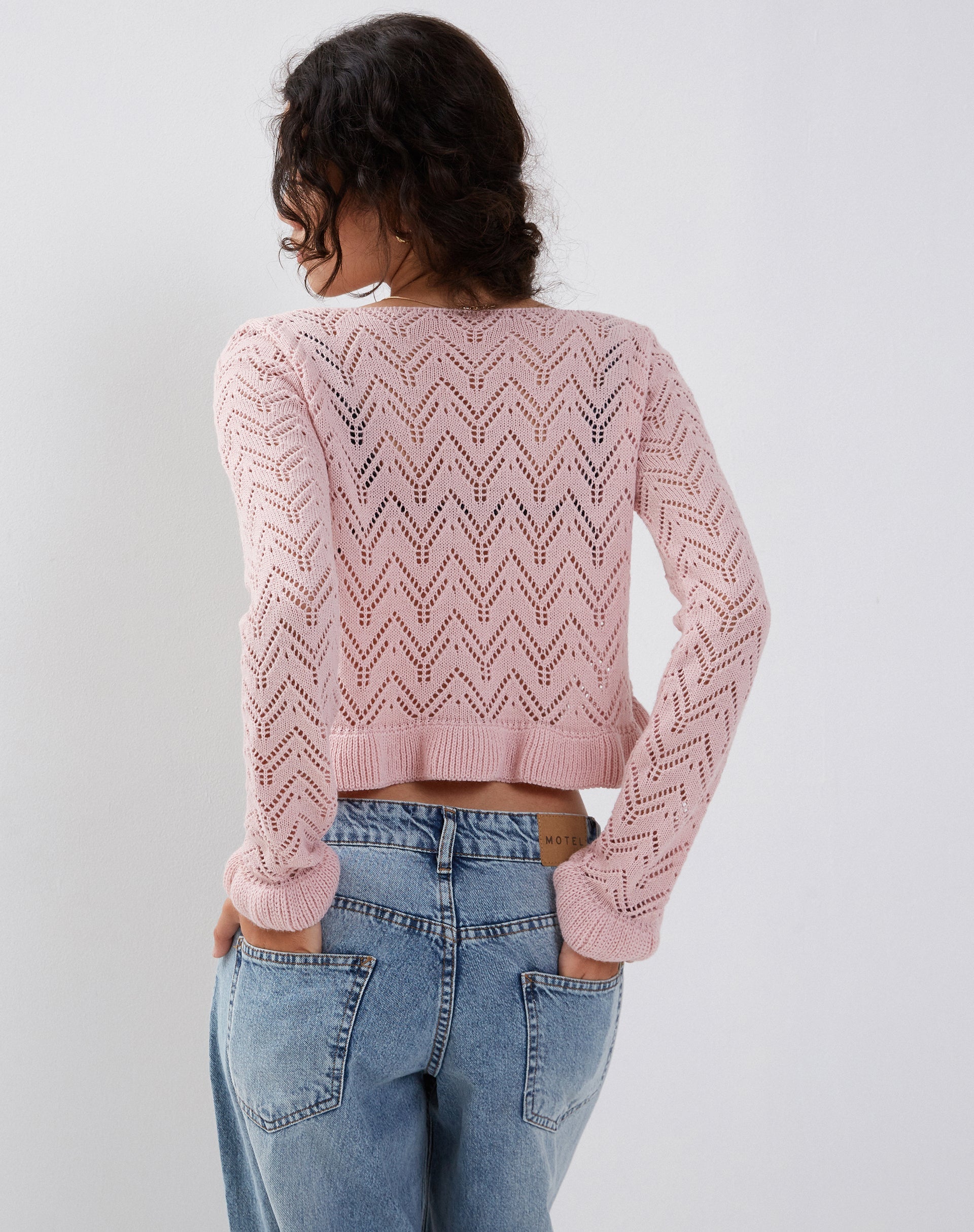 Immagine del cardigan Vella in maglia rosa