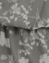 Grigio floreale sfocato