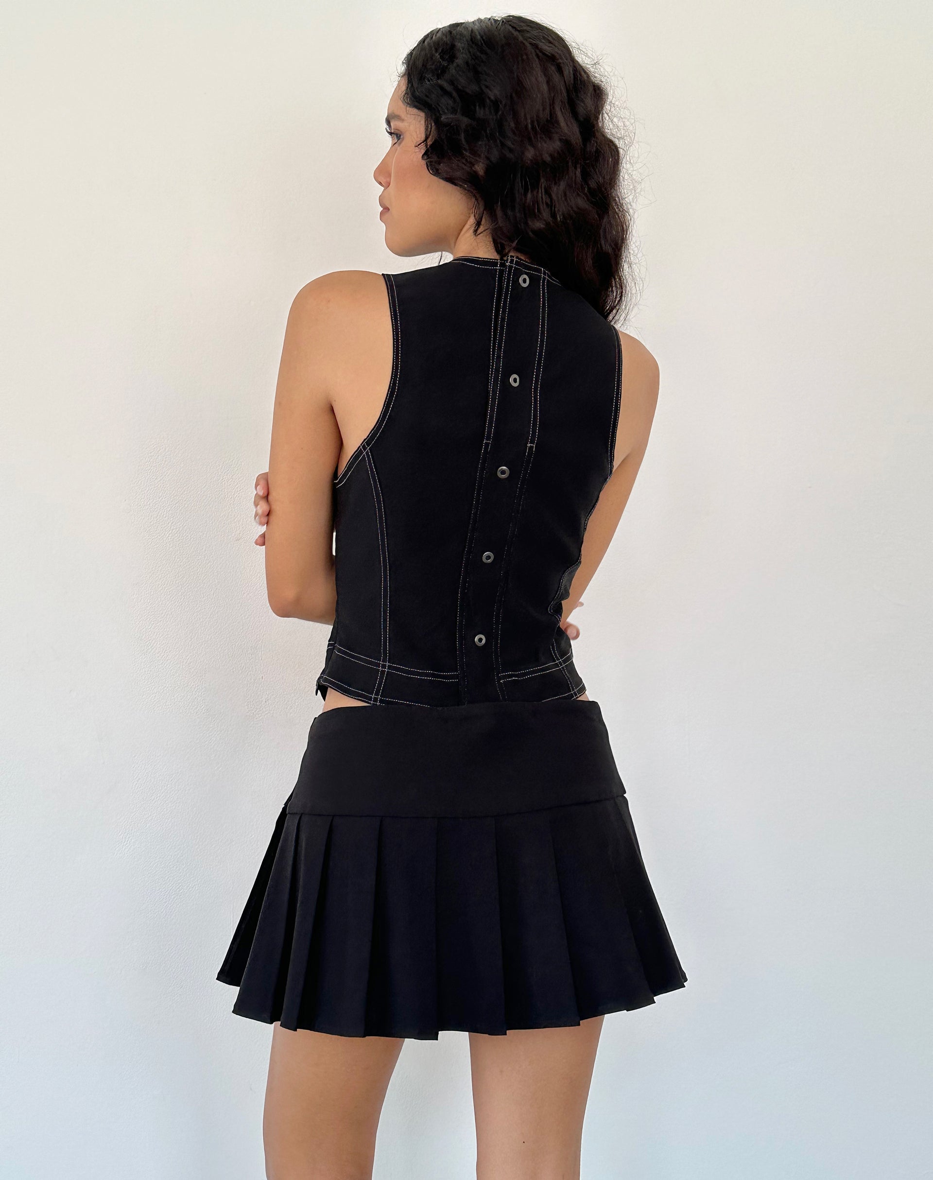 Immagine di Verbena Top con pannello in pizzo nero Sartoria