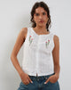 Immagine di Vezia Top senza maniche in broderie bianco con ricamo di rose