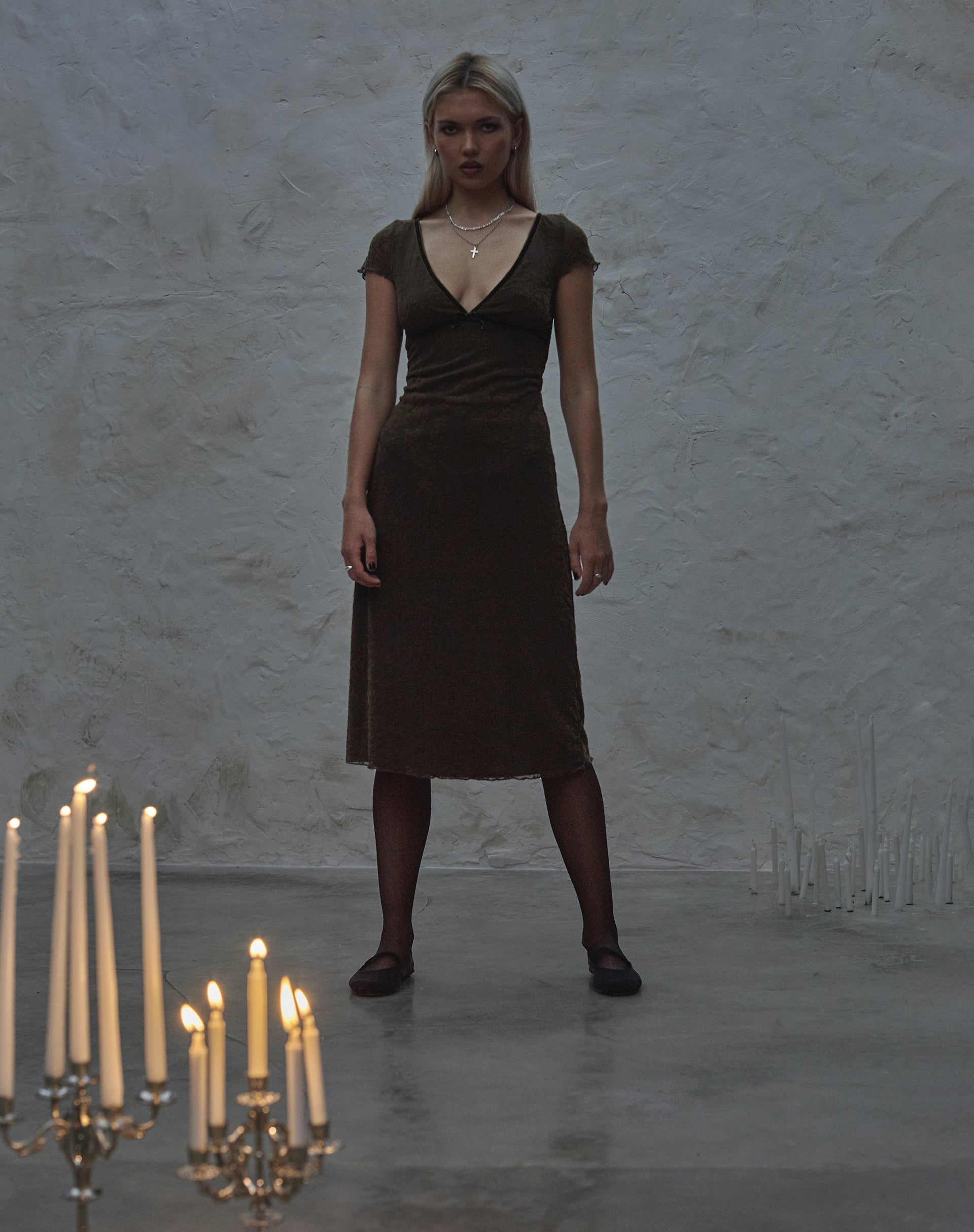 Immagine di Vilinia Midi Dress in Abstract Botanic Dark Olive