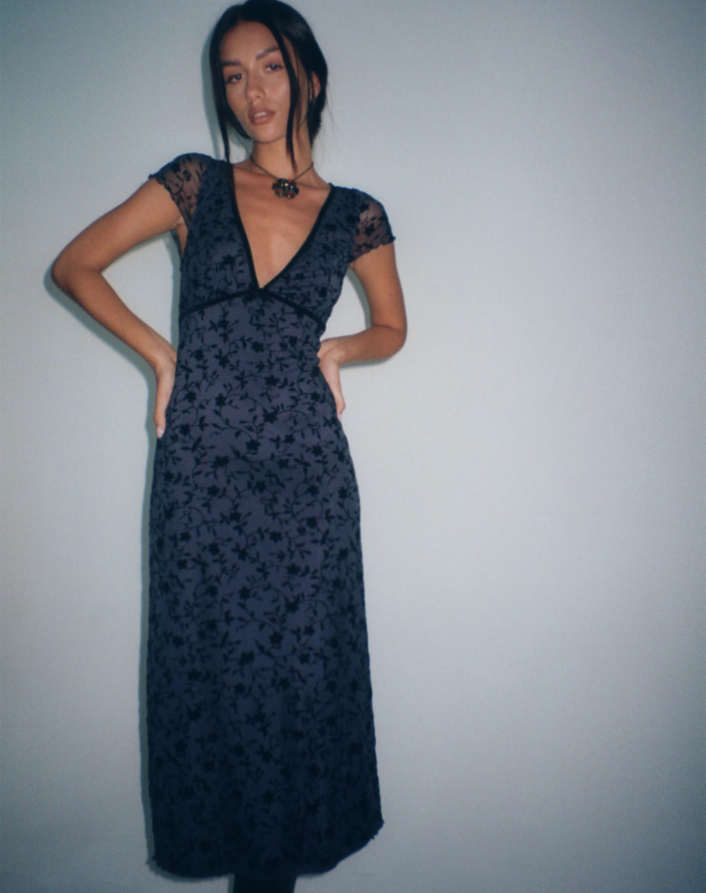 Abito Vilinia Midi in Pretty Petal Flock Nero
