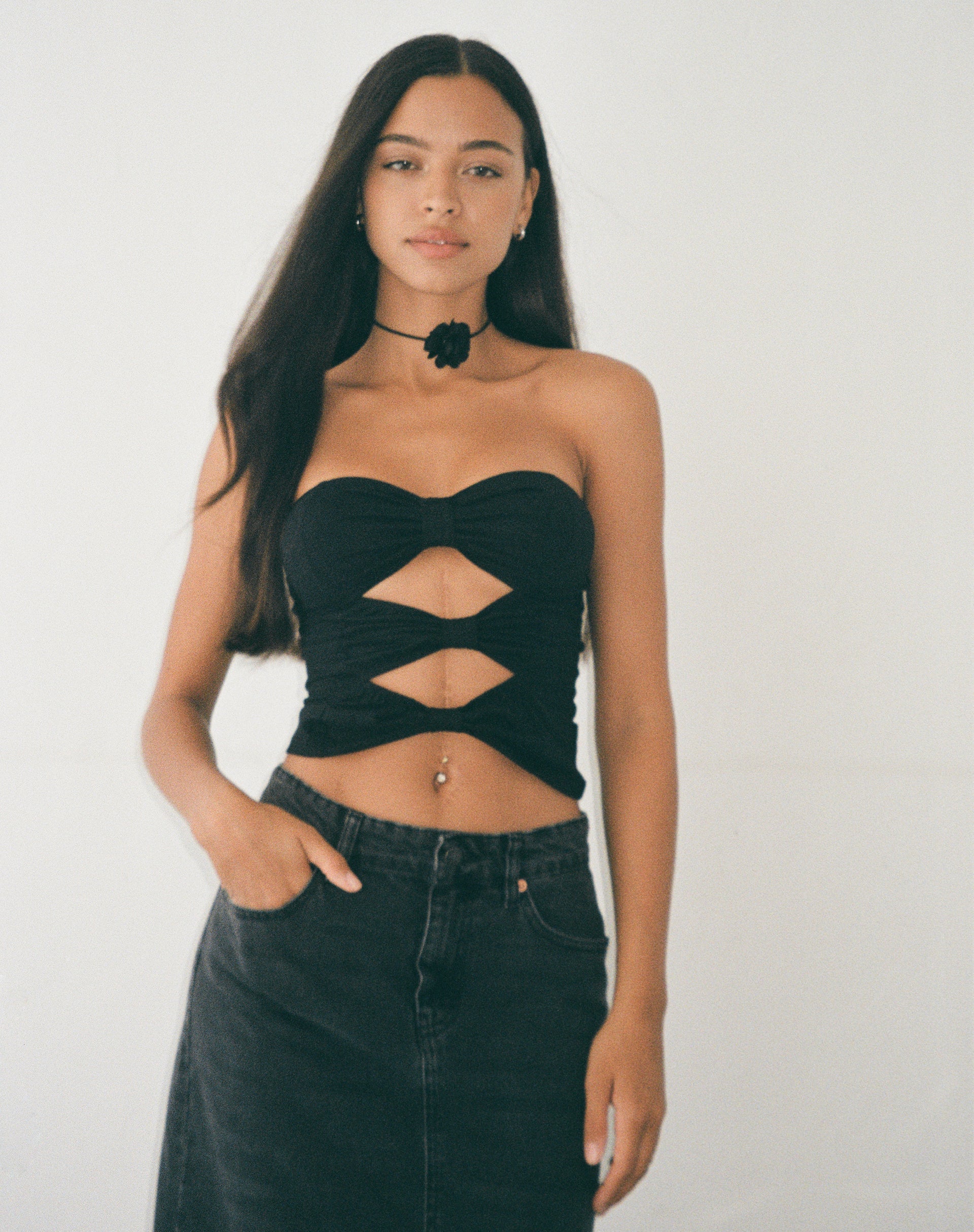 Immagine di Widayu Bow Twist Bandeau Top in Black