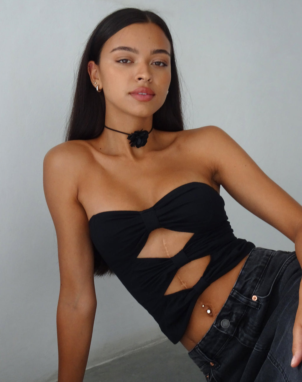 Widayu - Top a fascia con fiocco in nero
