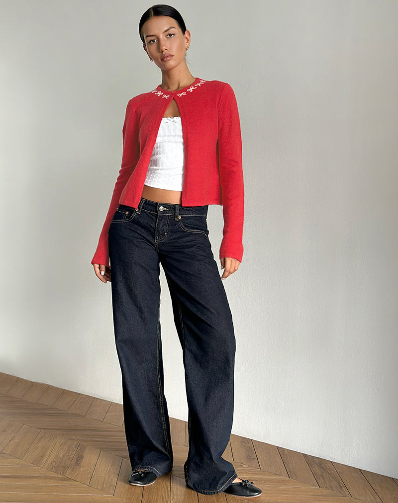Immagine del cardigan Wunara in rosso con fiocchi rosa