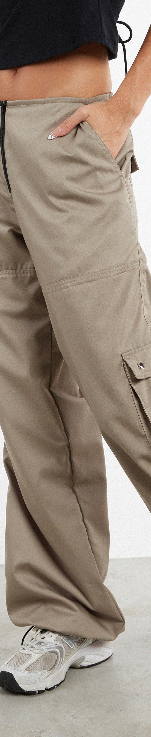 immagine di MOTEL X JACQUIE Xander Cargo Trouser in cotone drill Taupe