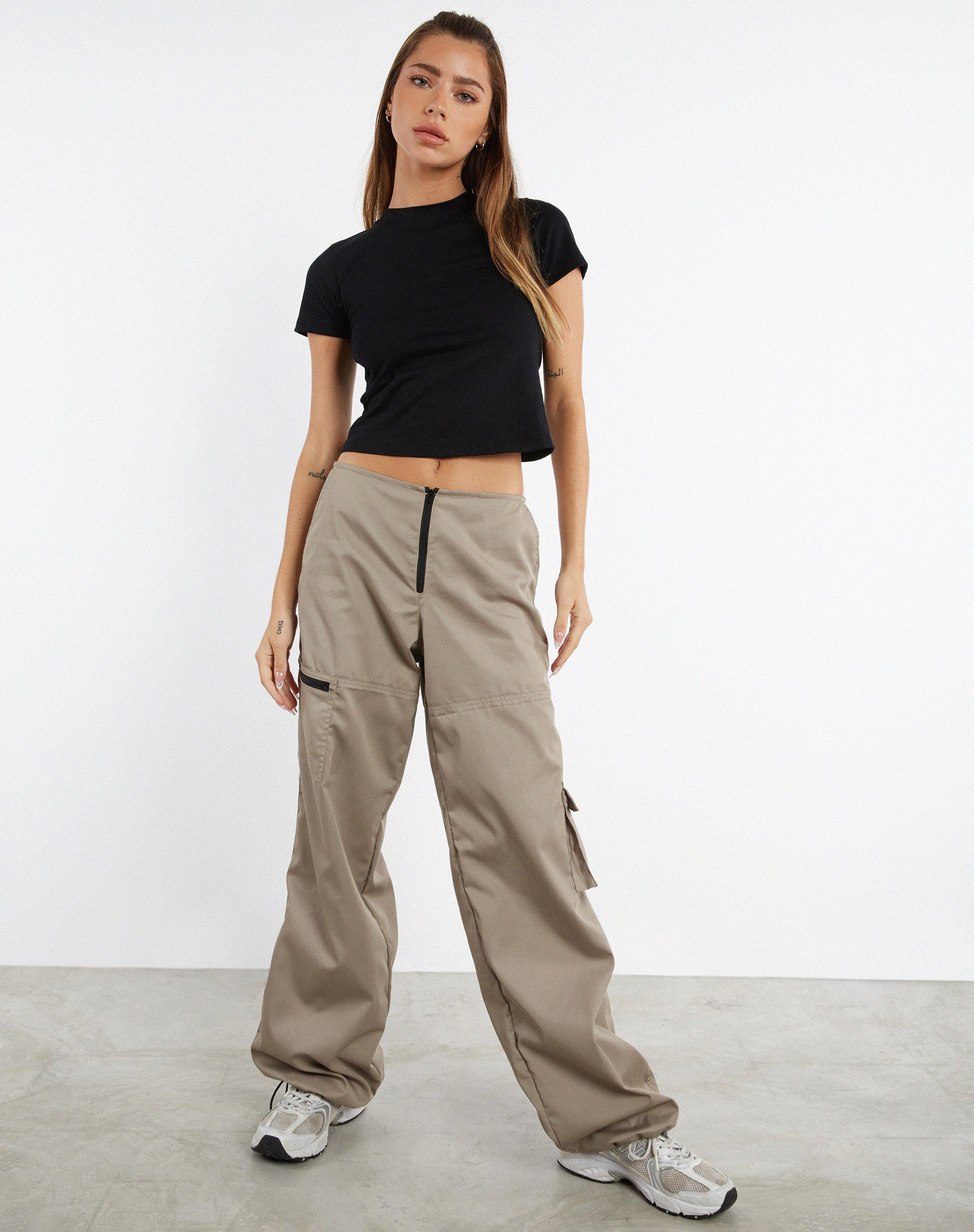 immagine di MOTEL X JACQUIE Xander Cargo Trouser in cotone drill Taupe