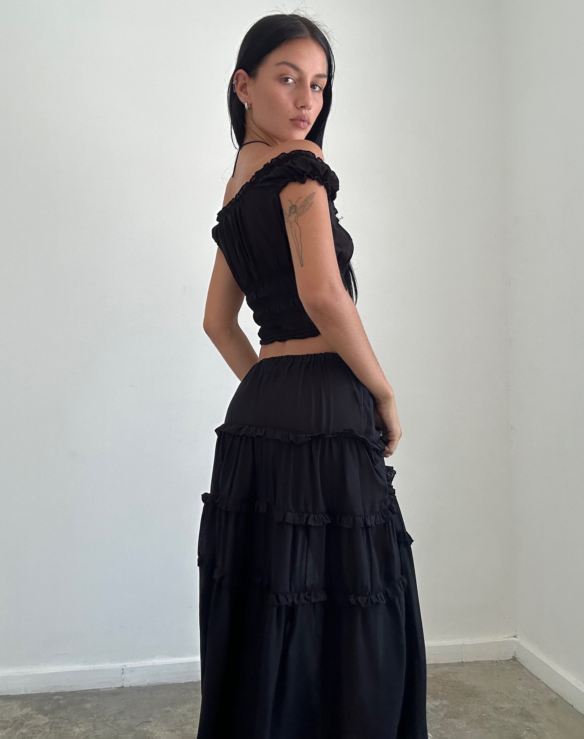 Immagine di Xavi Shirred Bardot Top in chiffon Nero