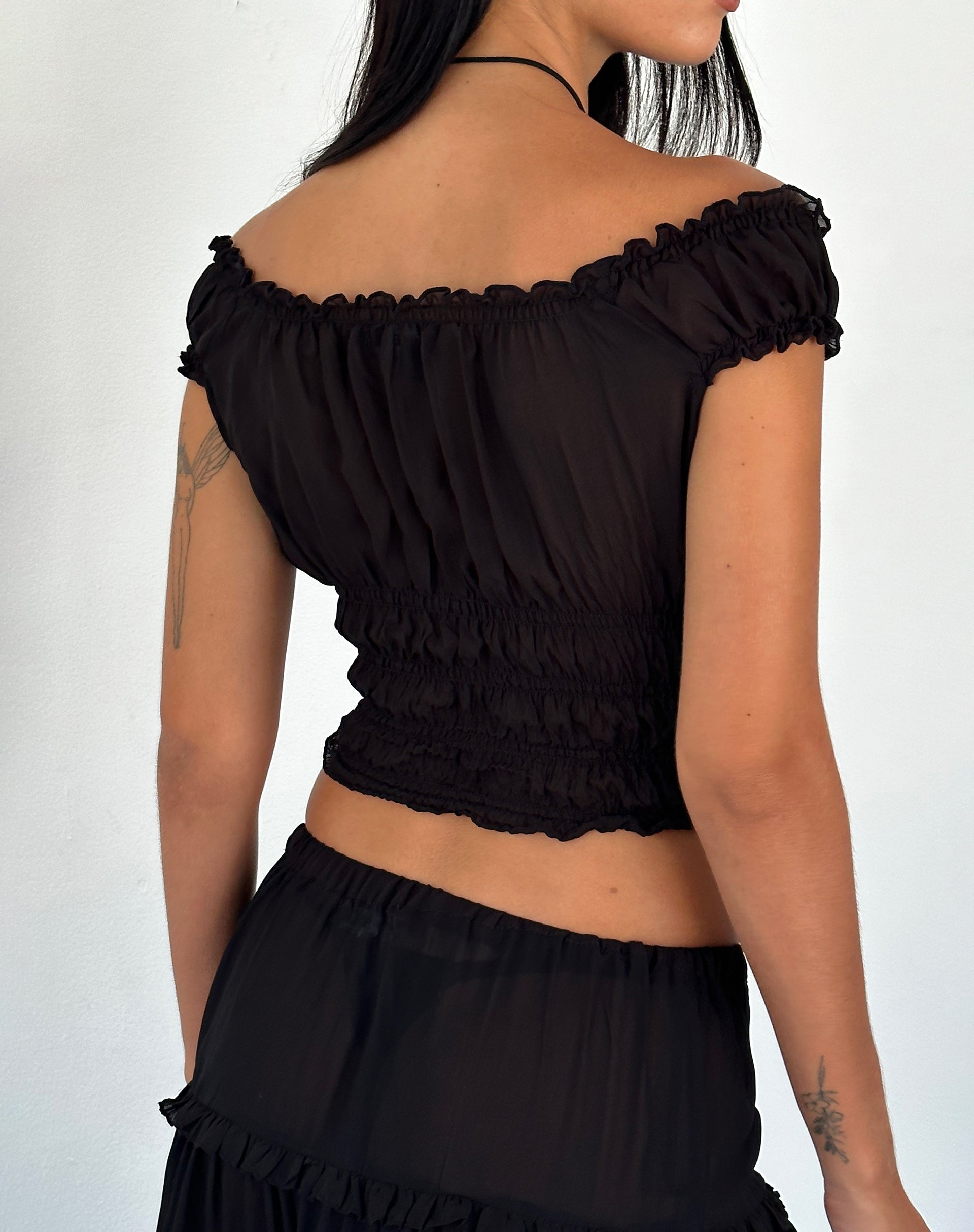 Immagine di Xavi Shirred Bardot Top in chiffon Nero