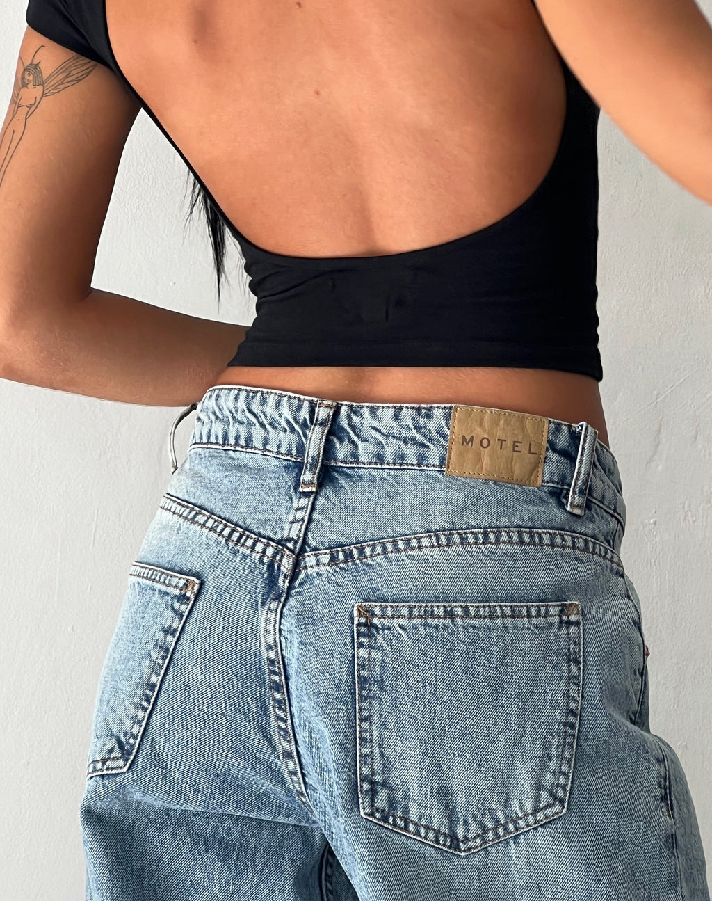Jeans extra larghi a vita bassa con lavaggio blu vintage