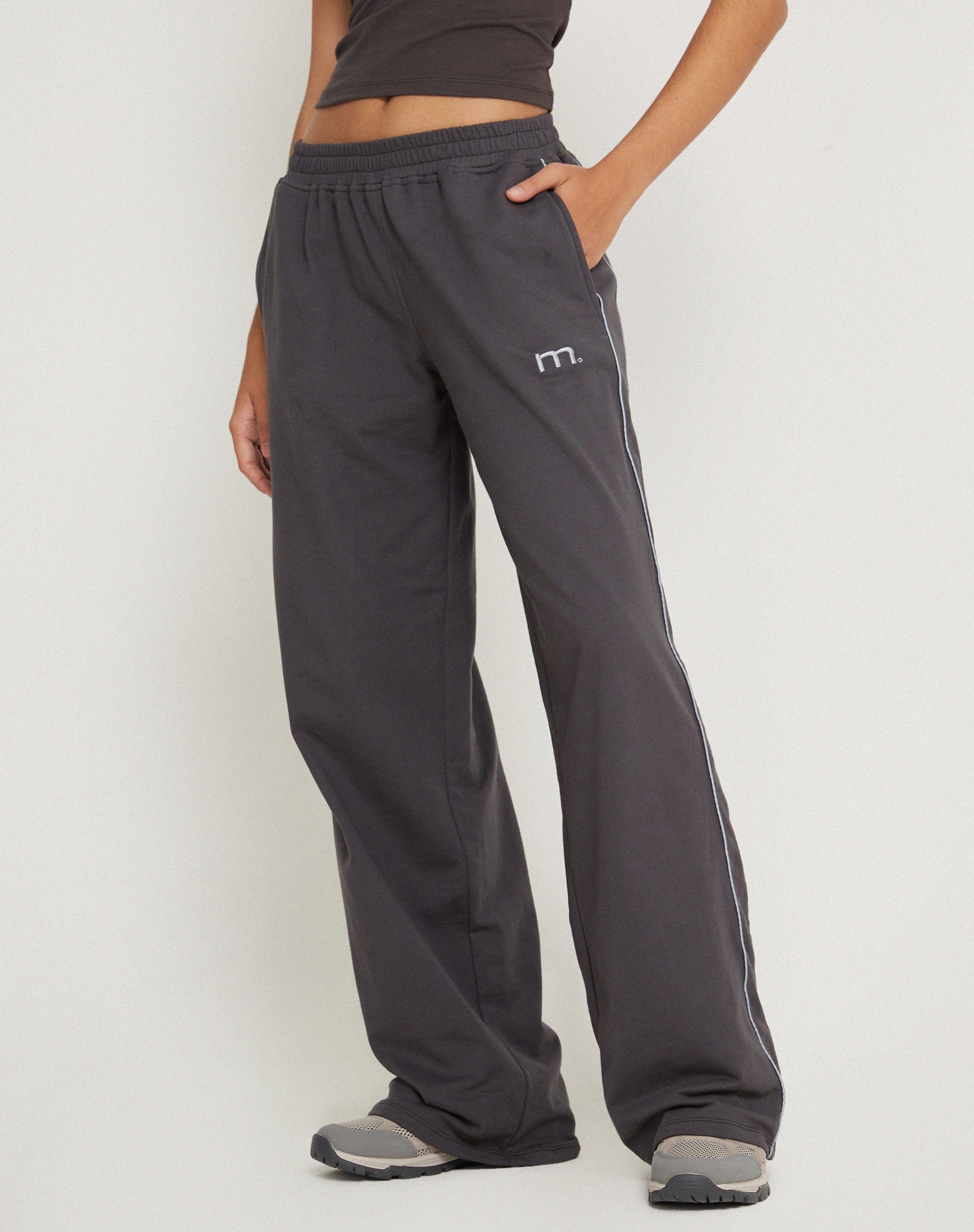 immagine di Benton Wide Leg Jogger in grigio Beluga