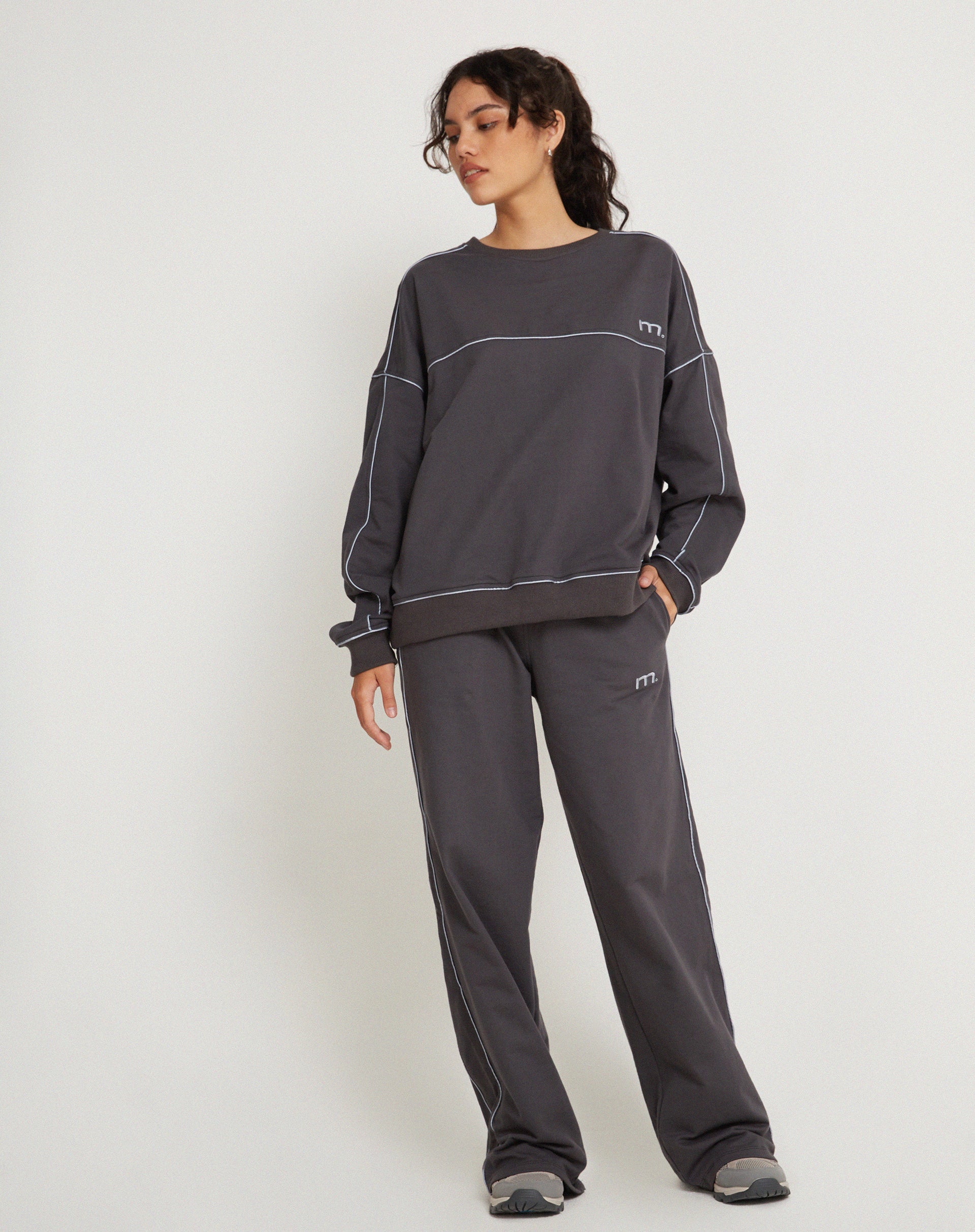 immagine di Benton Wide Leg Jogger in grigio Beluga