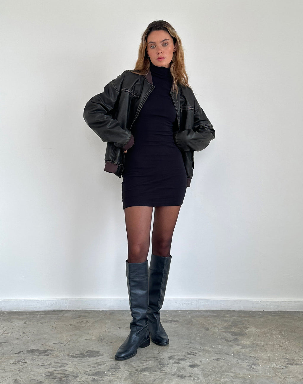 Mini abito Bodycon con scollo a tartaruga Yrion in nero