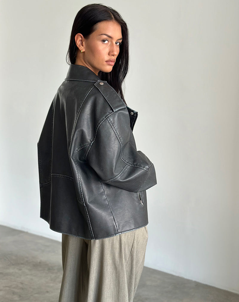 Immagine di Zebbie Distressed PU Biker Jacket in Nero